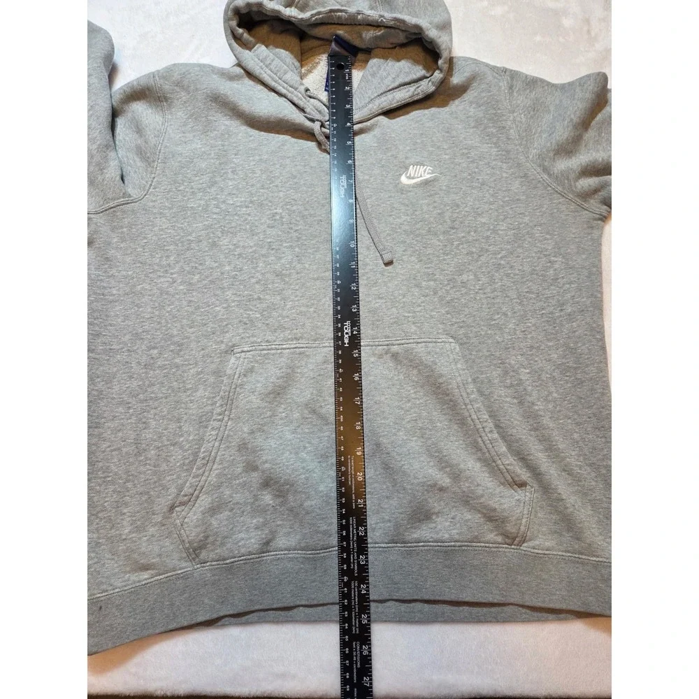Nike Sportswear Club Fleece Men's Hoodie - Grey/White, Size XL Small Spots